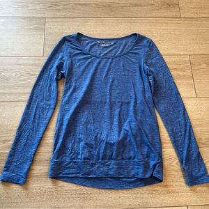 Beyond Yoga Women’s Blue Space Dye Long Sleeve Open Back Top Size S
